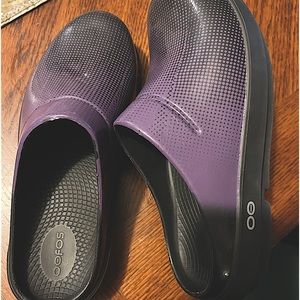 brand new pair of purple efos shoes loved them but can’t wear very comfortable